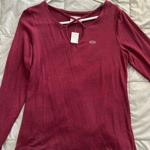 Maroon Maurice’s top